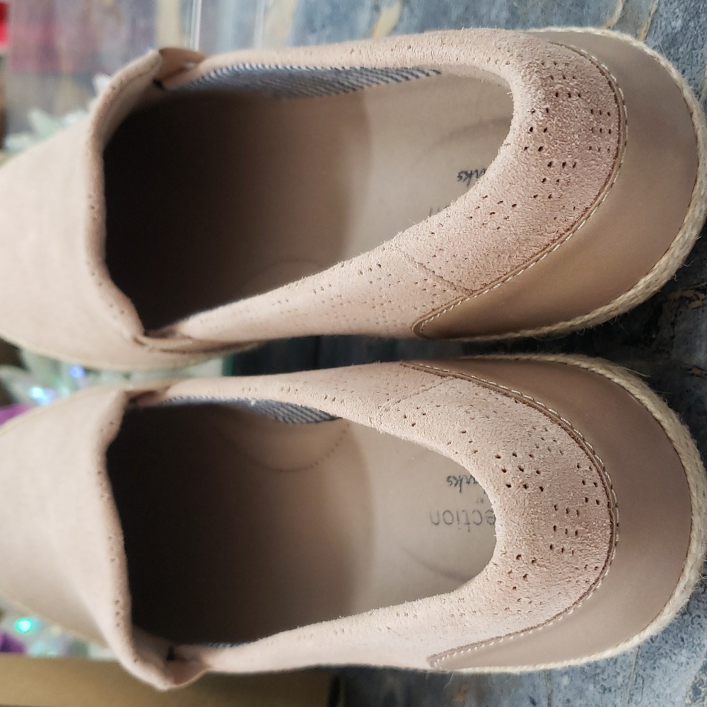 Clarks Tan Loafers - Picture 5 of 7